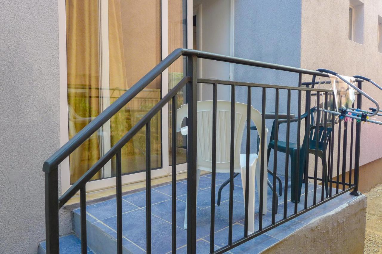 Alise Apartment Bar Exterior photo